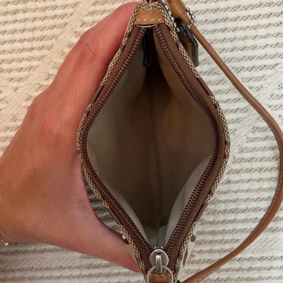 Coach Wristlet - Picture 3 of 4